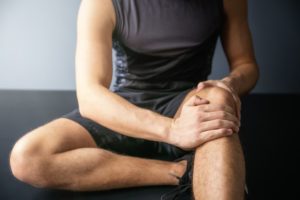 العلاج الطبيعي لصابونة الركبة